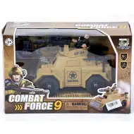 Gepanzerter Mannschaftstransporter mit Soldat