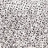 PlayBox: Mini Buchstaben auffädelbare 1000er-Perlenpackung